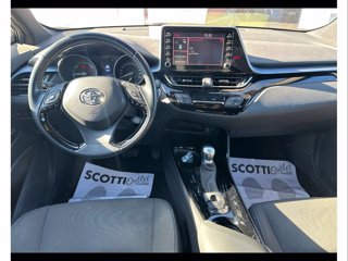 TOYOTA C-HR 2.0 Hybrid E-CVT Trend