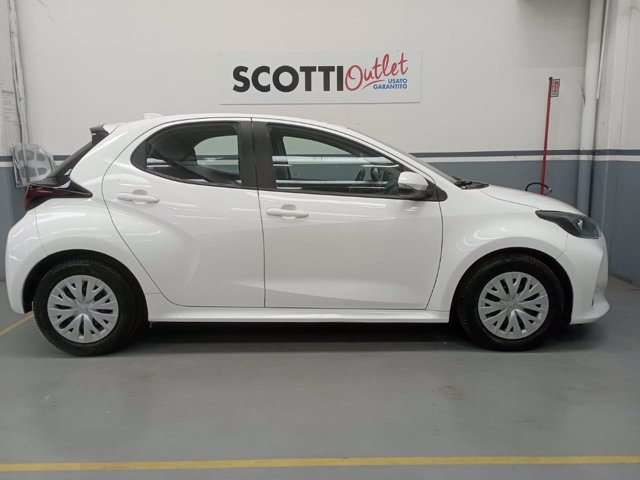 TOYOTA Yaris 1.5 Hybrid 5 porte Active