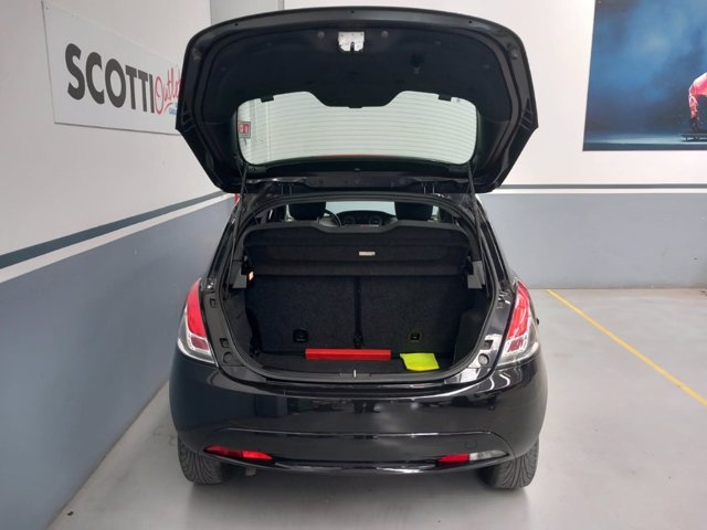 LANCIA Ypsilon 1.2 silver 69cv