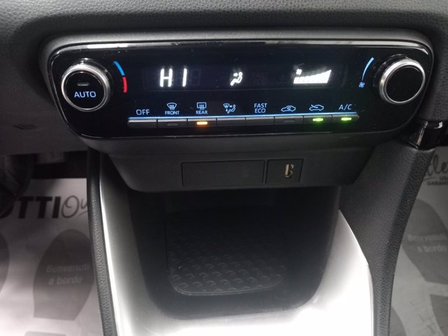 TOYOTA Yaris 1.5 Hybrid 5 porte Trend