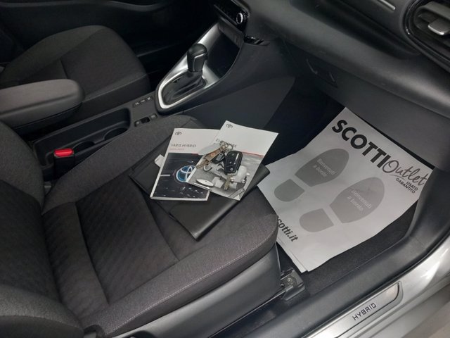 TOYOTA Yaris 1.5 Hybrid 5 porte Trend