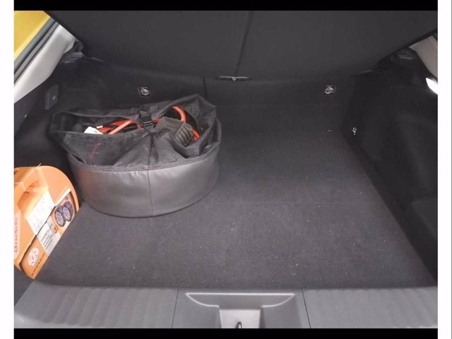 TOYOTA Prius 2.0 phev lounge