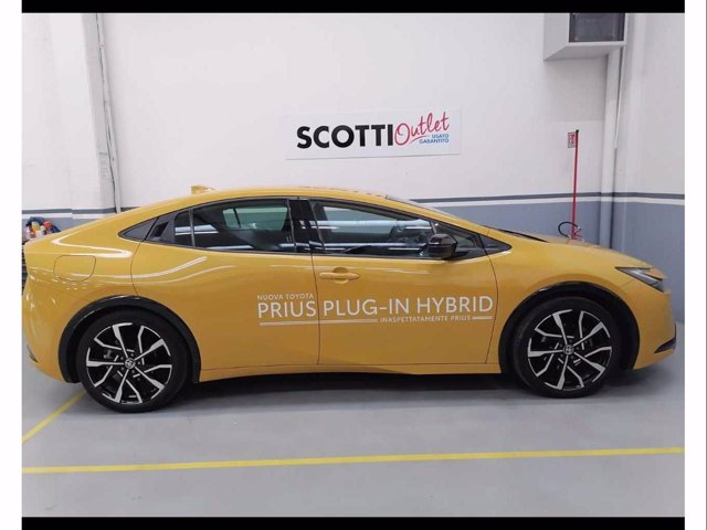 TOYOTA Prius 2.0 phev lounge