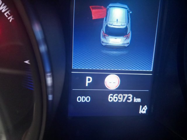 TOYOTA C-hr 1.8h active e-cvt