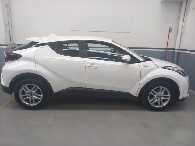 TOYOTA C-hr 1.8h active e-cvt
