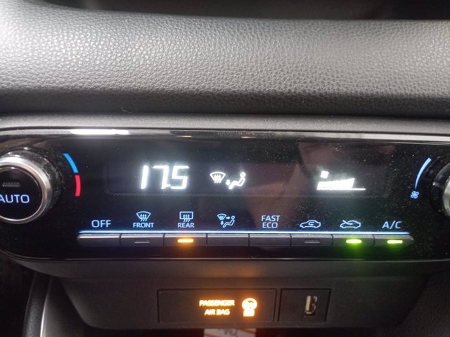 TOYOTA Yaris 1.5h trend