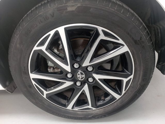 TOYOTA Yaris 1.5h trend