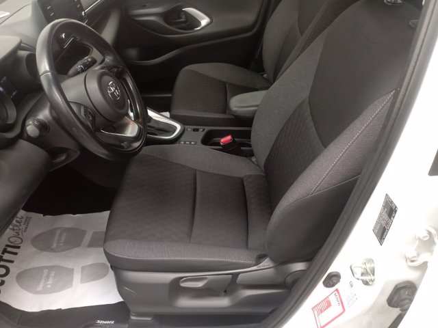TOYOTA Yaris 1.5h trend