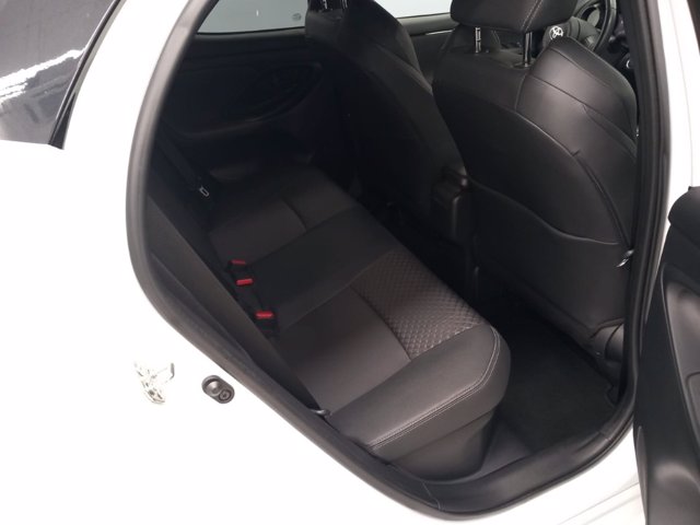 TOYOTA Yaris 1.5h style