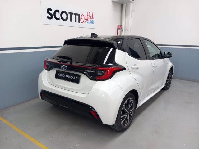 TOYOTA Yaris 1.5h style