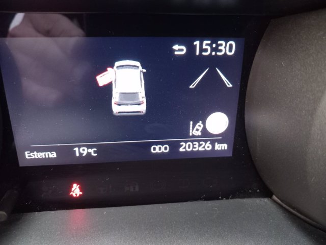 TOYOTA Yaris 1.5h style