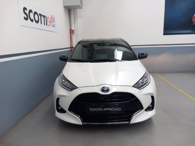 TOYOTA Yaris 1.5h style