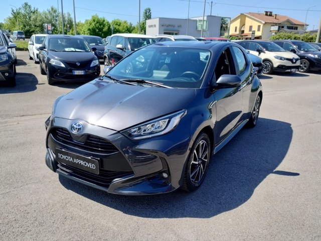 TOYOTA Yaris 1.0 trend