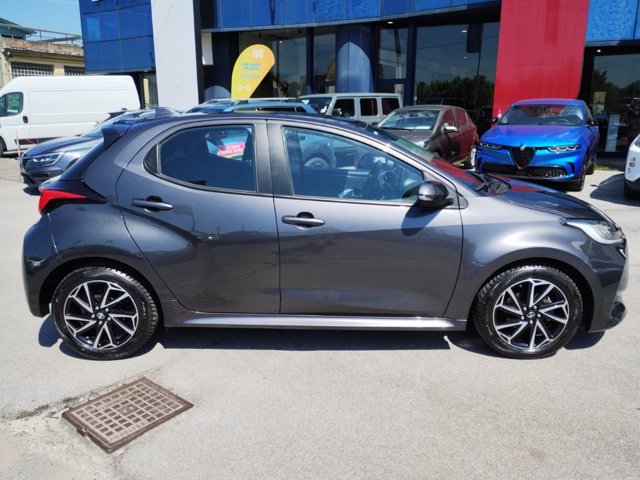 TOYOTA Yaris 1.0 trend