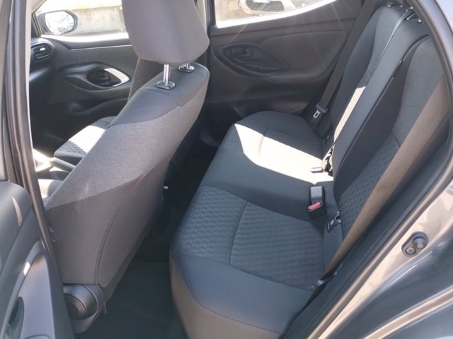TOYOTA Yaris 1.0 trend