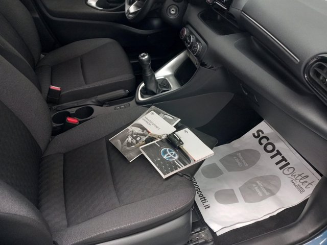 TOYOTA Yaris 1.0 5 porte Active