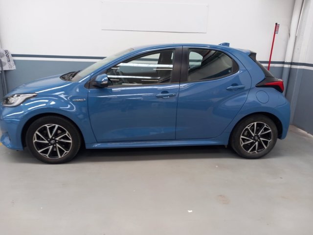 TOYOTA Yaris 1.5h trend
