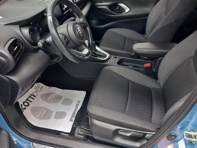 TOYOTA Yaris 1.5h trend