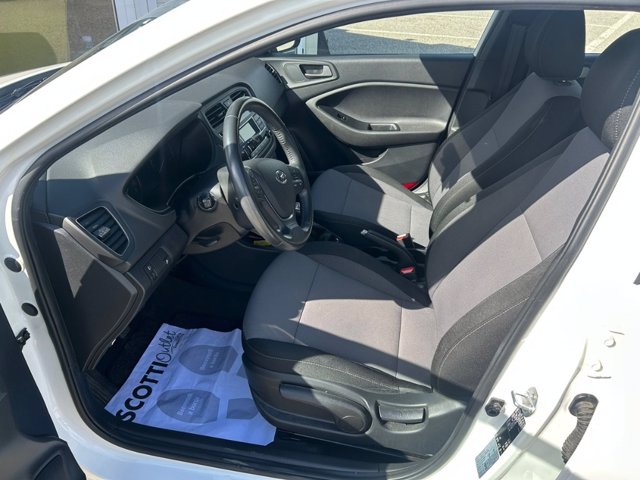 HYUNDAI i20 1.2 84 CV 5 porte Comfort