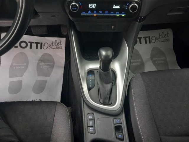 TOYOTA Yaris 1.5h trend