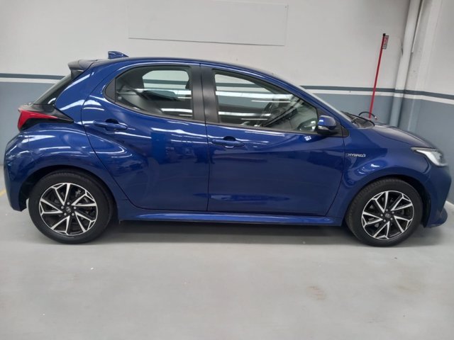 TOYOTA Yaris 1.5h trend