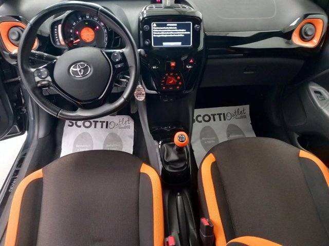 TOYOTA Aygo Connect 1.0 VVT-i 72 CV 5 porte x-wave