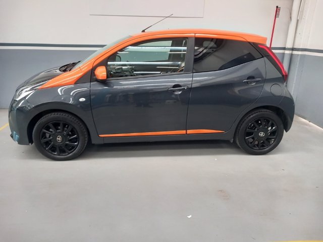 TOYOTA Aygo Connect 1.0 VVT-i 72 CV 5 porte x-wave
