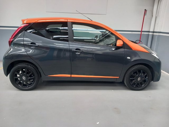 TOYOTA Aygo Connect 1.0 VVT-i 72 CV 5 porte x-wave