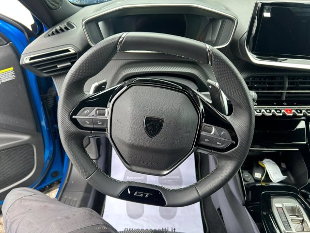 PEUGEOT 2008 Hybrid 136 e-DCS6 GT
