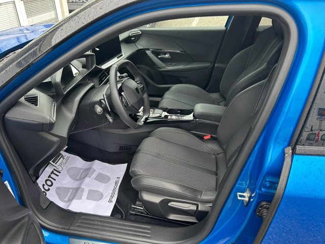 PEUGEOT 2008 Hybrid 136 e-DCS6 GT
