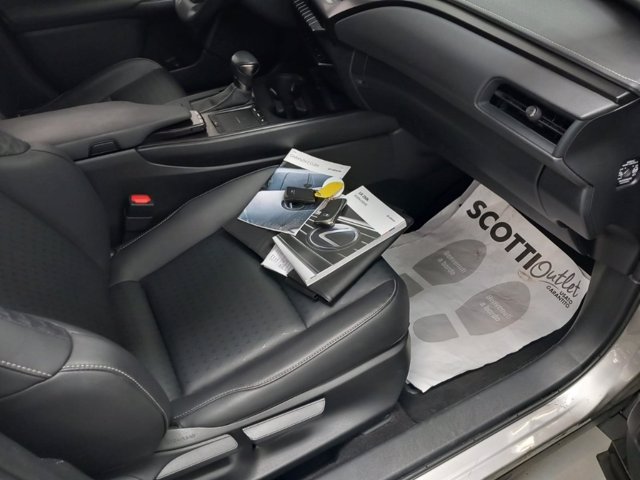 LEXUS UX Hybrid 4WD Midnight