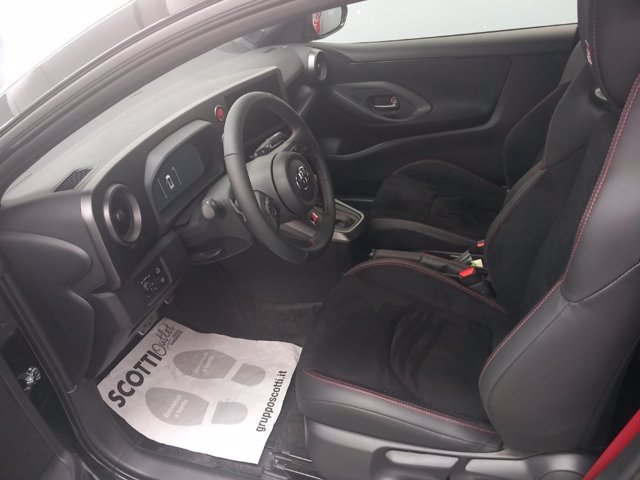 TOYOTA Gr yaris 1.6 circuit dat-8