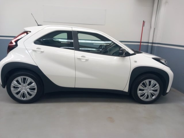 TOYOTA Aygo x 1.0 active 72cv