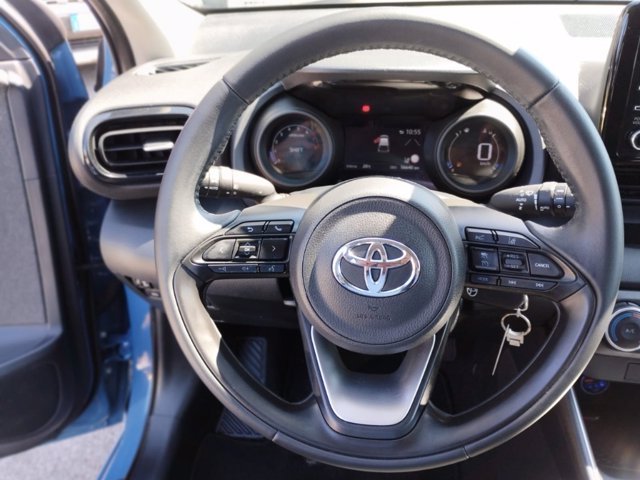 TOYOTA Yaris 1.0 trend