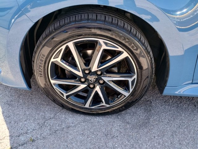 TOYOTA Yaris 1.0 trend