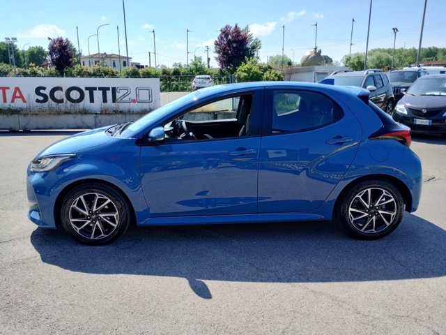 TOYOTA Yaris 1.0 trend