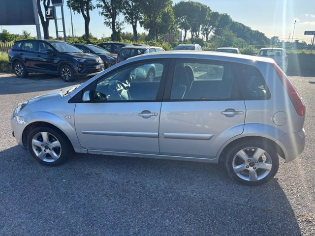 FORD Fiesta 5p 1.2 titanium