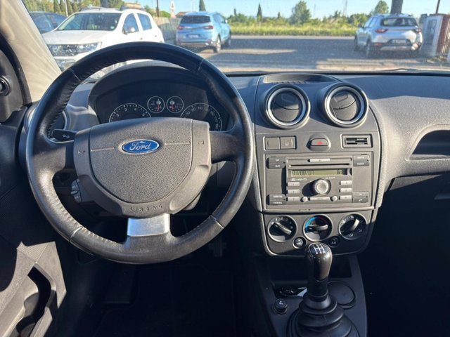 FORD Fiesta 5p 1.2 titanium