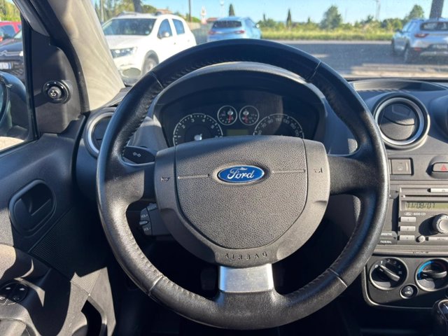 FORD Fiesta 5p 1.2 titanium