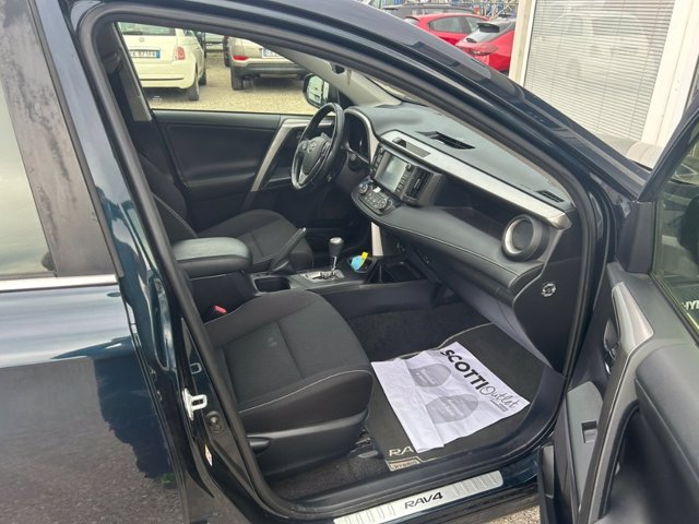 TOYOTA RAV4 2.5 Hybrid 2WD Active