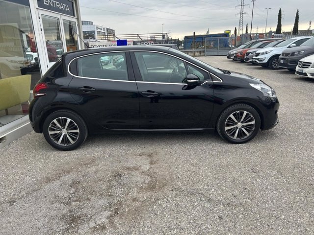 PEUGEOT 208 PureTech 82 5 porte Allure