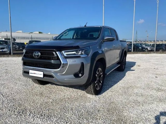 TOYOTA Hilux 2.4 d-4d sc 4x2 active