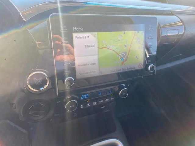 TOYOTA Hilux 2.4 d-4d sc 4x2 active