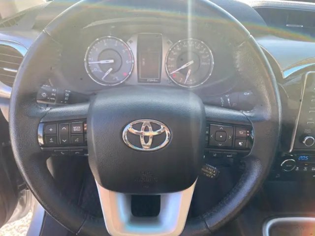 TOYOTA Hilux 2.4 d-4d sc 4x2 active