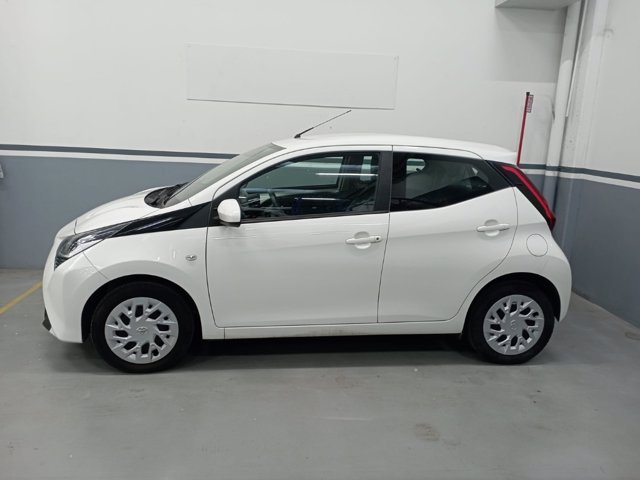 TOYOTA Aygo Connect 1.0 VVT-i 72 CV 5 porte x-play