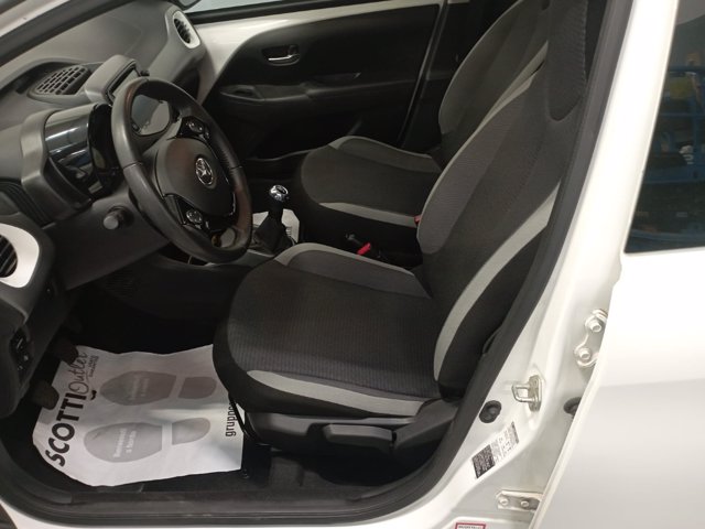 TOYOTA Aygo Connect 1.0 VVT-i 72 CV 5 porte x-play