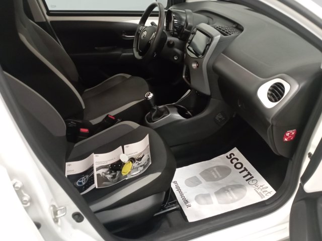 TOYOTA Aygo Connect 1.0 VVT-i 72 CV 5 porte x-play