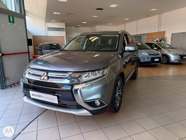 MITSUBISHI Outlander 2.2 DI-D Instyle AWD Auto