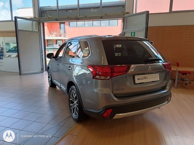MITSUBISHI Outlander 2.2 DI-D Instyle AWD Auto