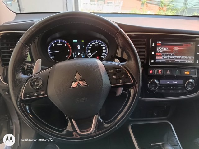 MITSUBISHI Outlander 2.2 DI-D Instyle AWD Auto